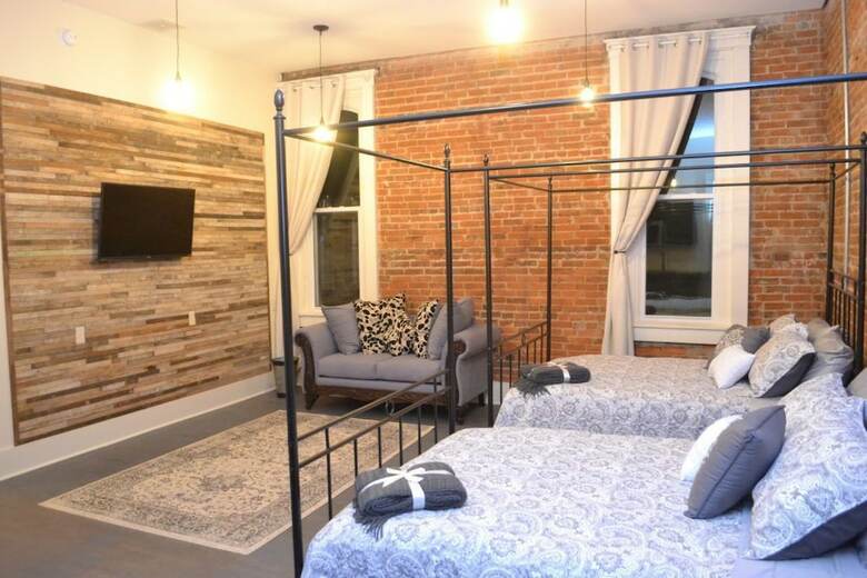 Hotel Eighteen-ninety Sleepover