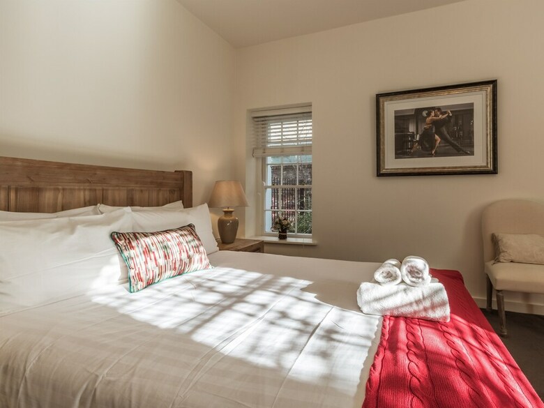 Apartamentos The Eamon Develara Suite - Hiphipstay