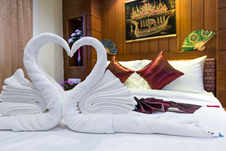 P R Patong Hotel