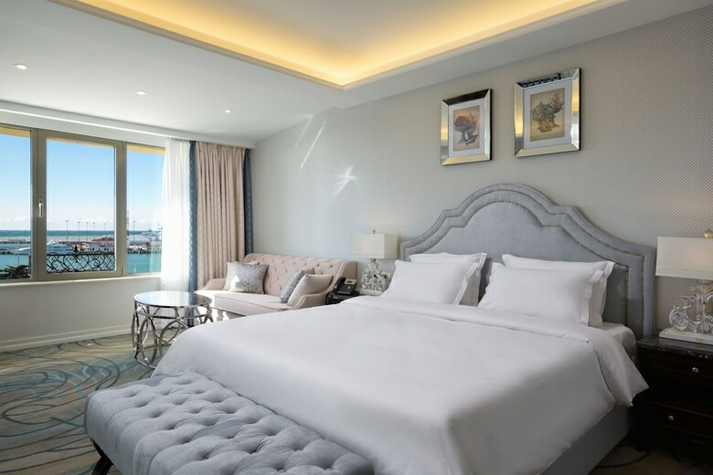 Marina Yacht Hotel