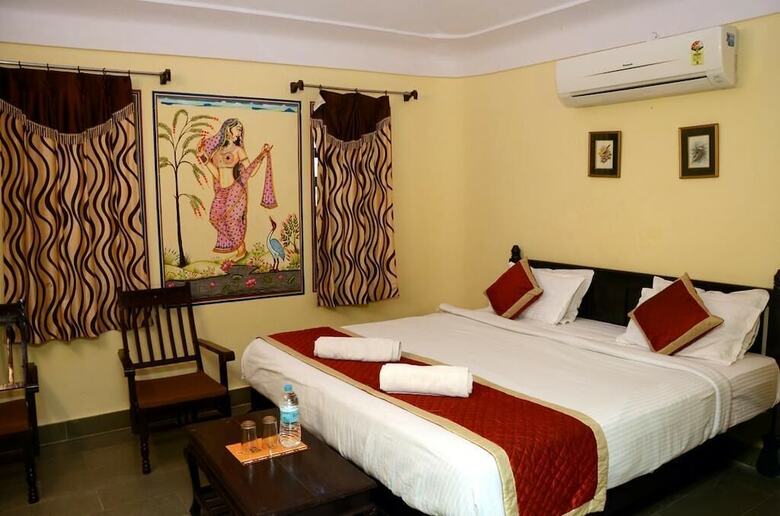 Hotel Sajjan Bagh