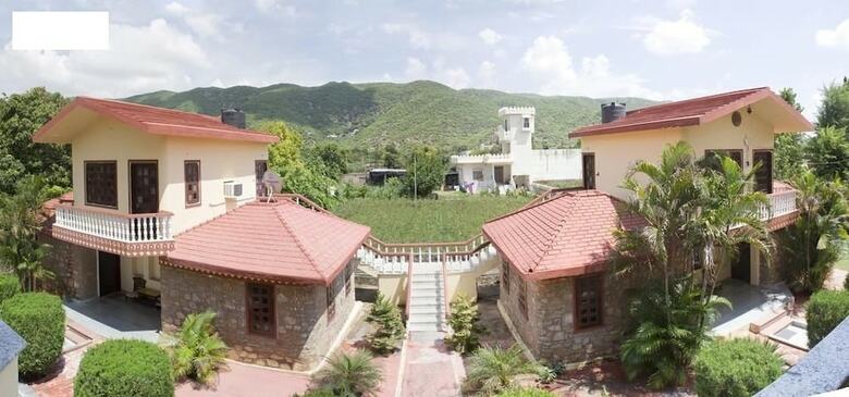 Hotel Sajjan Bagh