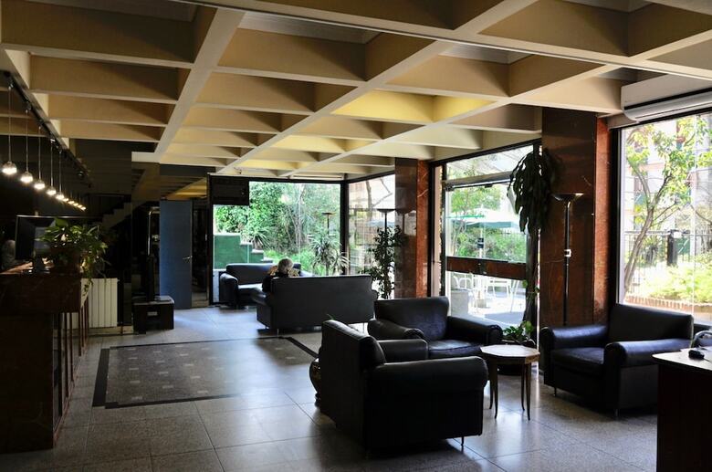 Hotel Golf Tower Suites And Apartments