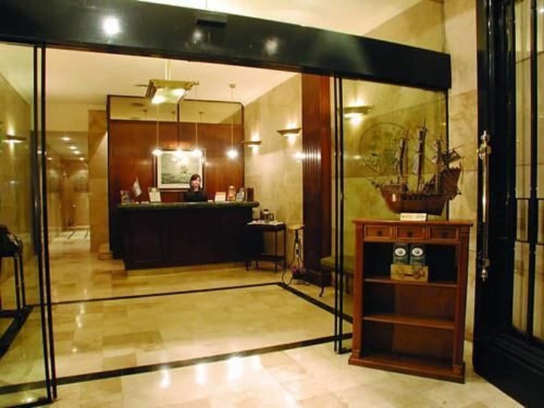 Hotel Mayflower Suites
