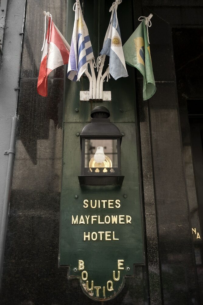 Hotel Mayflower Suites