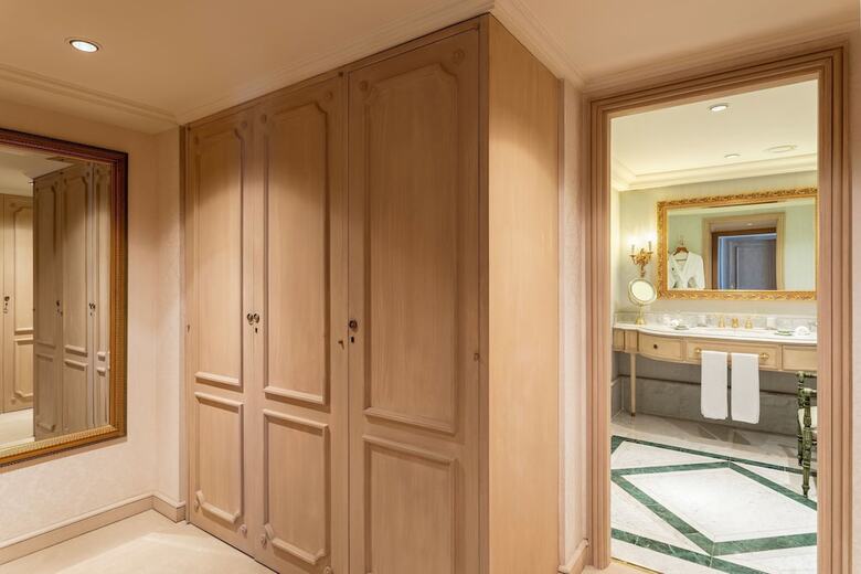 Park Tower - A Luxury Collection Hotel
