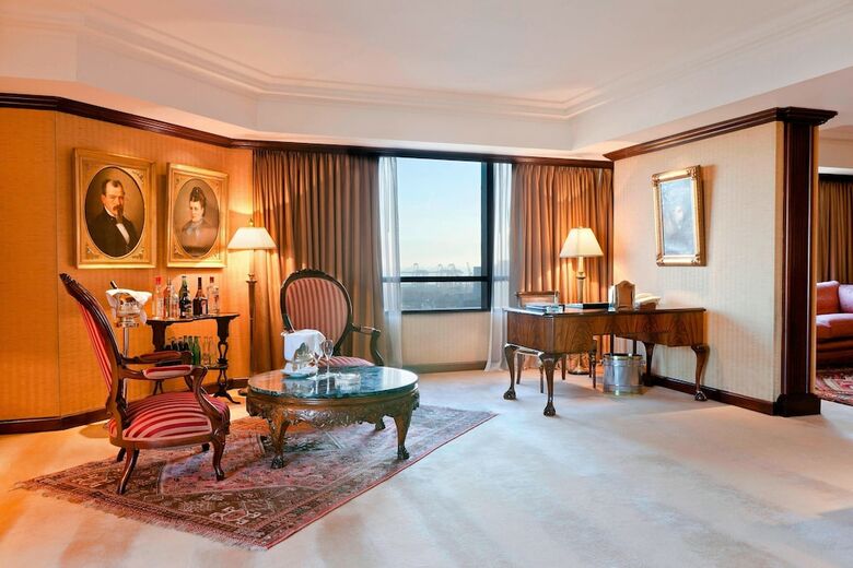 Park Tower - A Luxury Collection Hotel