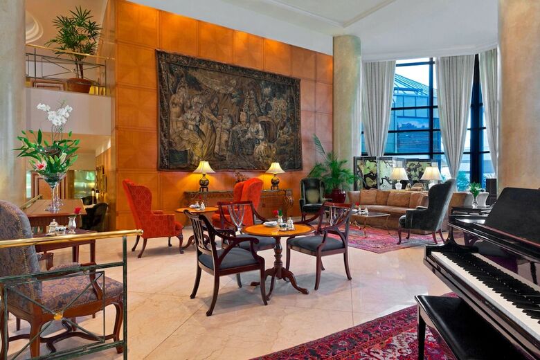 Park Tower - A Luxury Collection Hotel