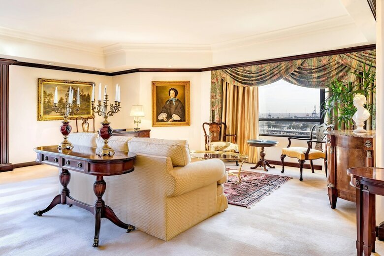 Park Tower - A Luxury Collection Hotel
