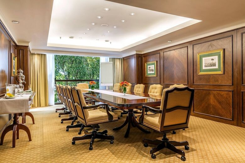 Park Tower - A Luxury Collection Hotel