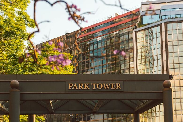 Park Tower - A Luxury Collection Hotel