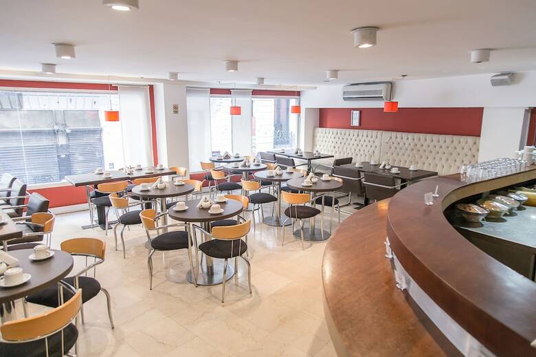 Reconquista Plaza Hotel