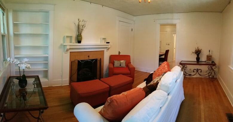 Retro 1 Bdrm-comfy King-walk Downtown
