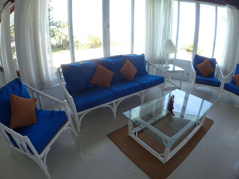 Villa Siesta - Runaway Bay 5br