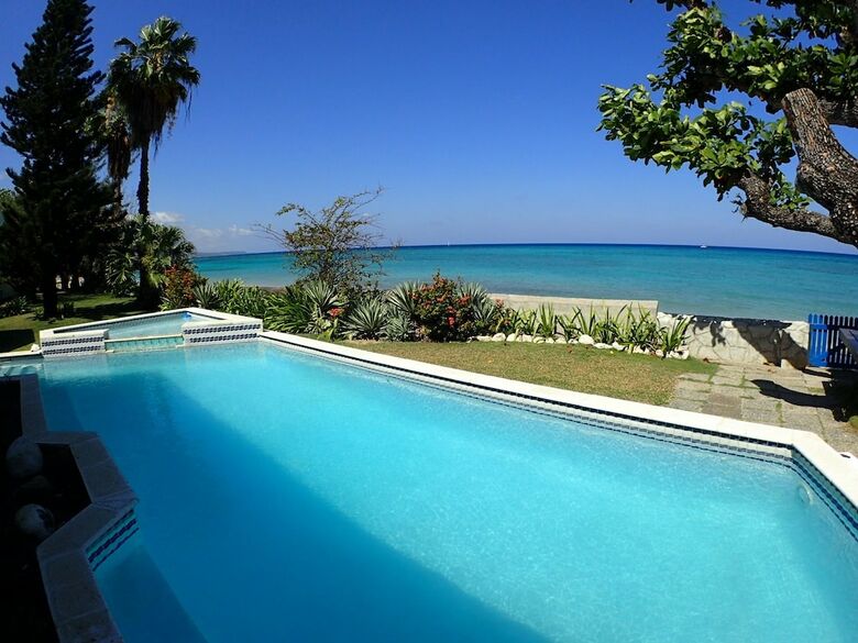Villa Siesta - Runaway Bay 5br