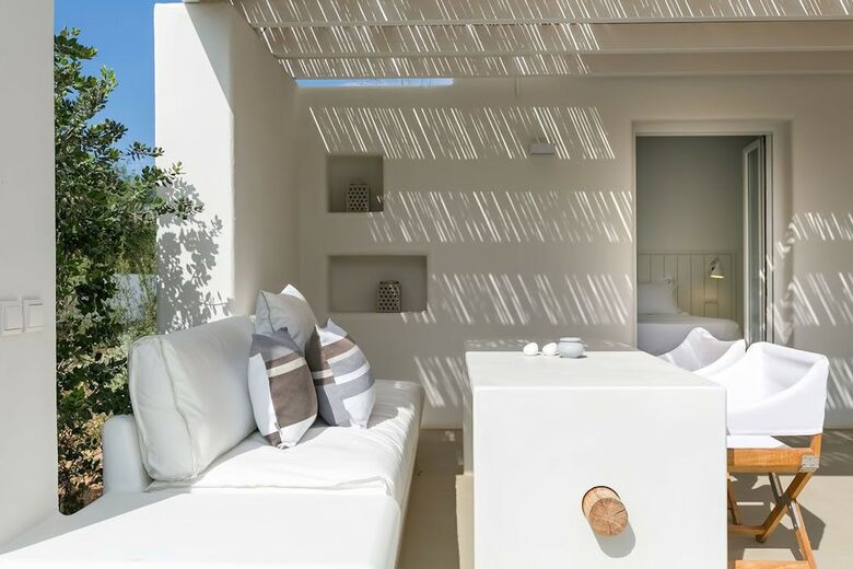 Seven Santa Maria Paros Boutique Hotel