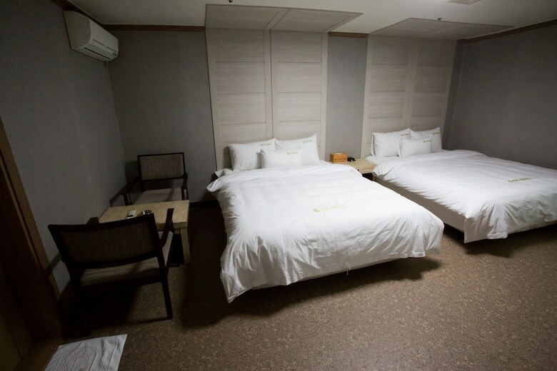 Hotel Ritz Hostel