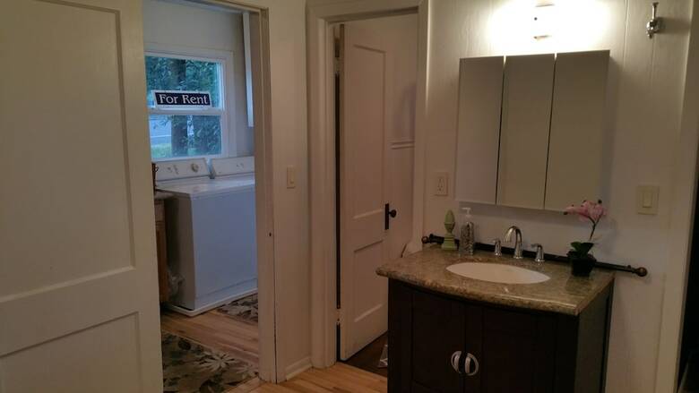 Cute Smarthouse Granite Close To Lake 1