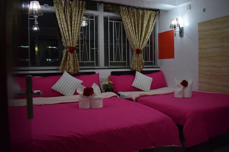 Hotel Manila Lounge