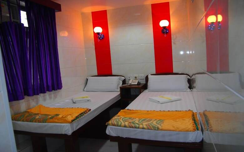 Hotel Traveller's Hostel