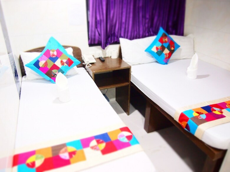 Hotel Traveller's Hostel