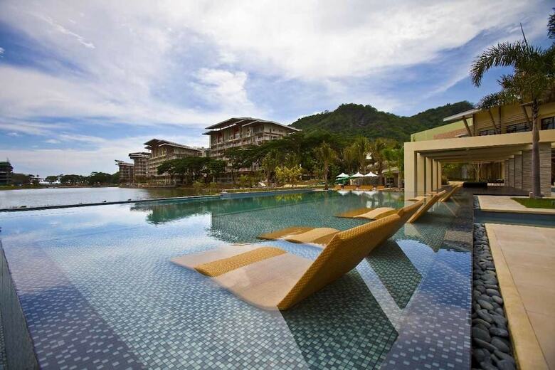 Apartamento Condo Units Pico de Loro Hamilo Coast