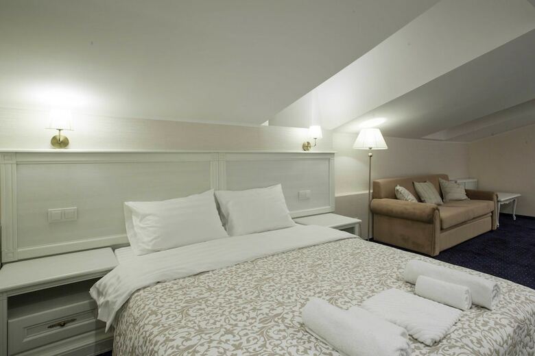Esquire Hotel
