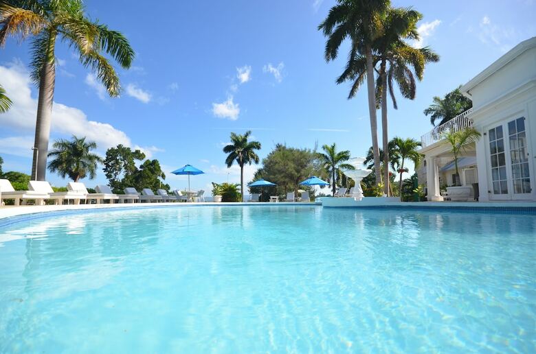Villa Pharos-summertime- Montego Bay 6br
