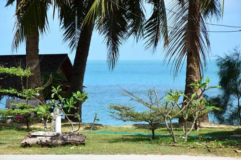 Hotel Bang Po Resort