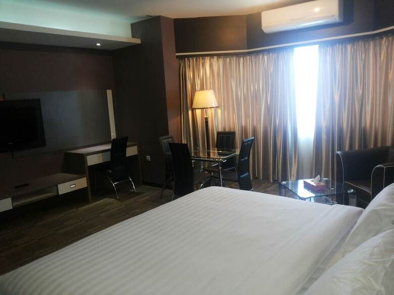Plaza Hotel Tanjungpinang