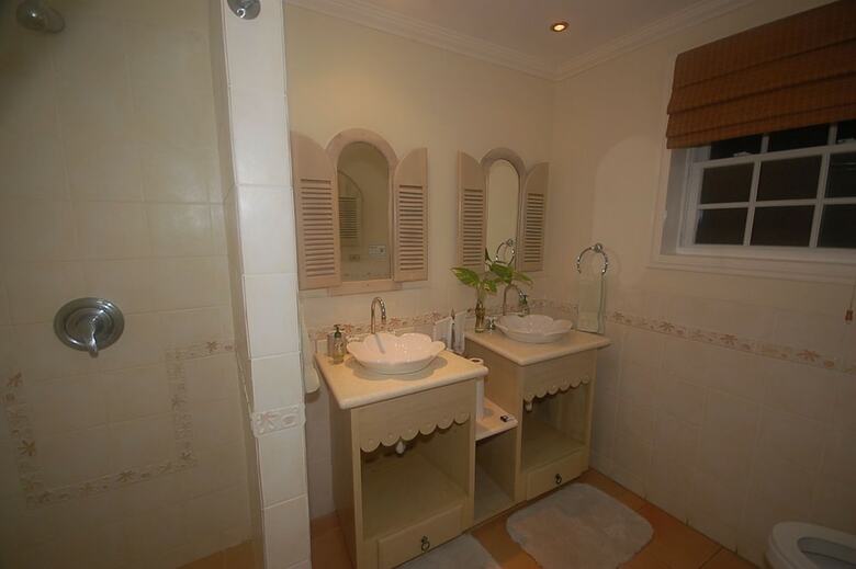 San Bar 6br By Jamaican Treasures