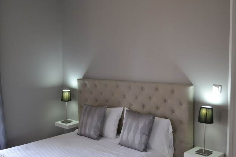 Hotel H�tel Saint Geni�s