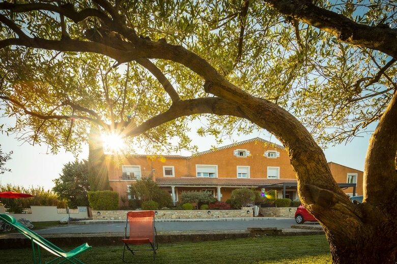 Hotel H�tel Saint Geni�s