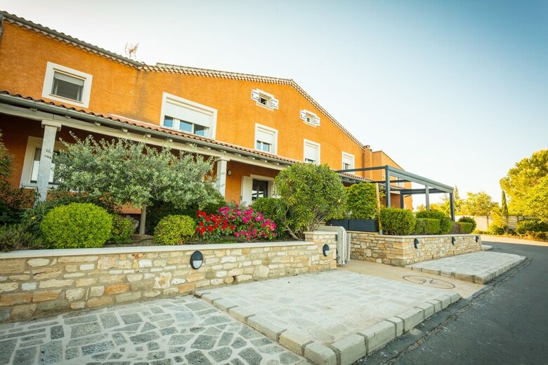 Hotel H�tel Saint Geni�s