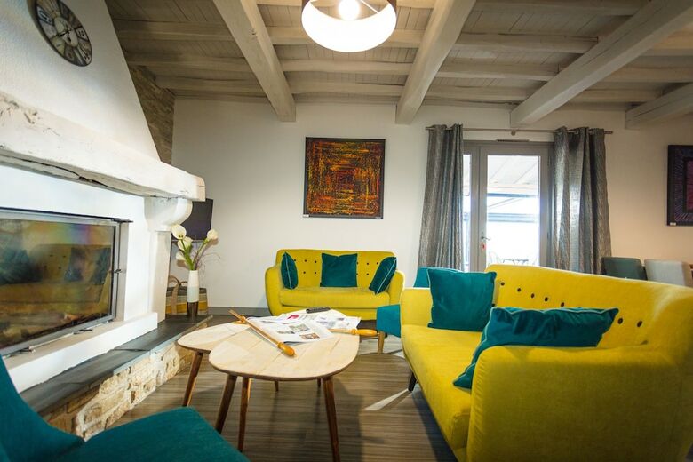 Hotel H�tel Saint Geni�s