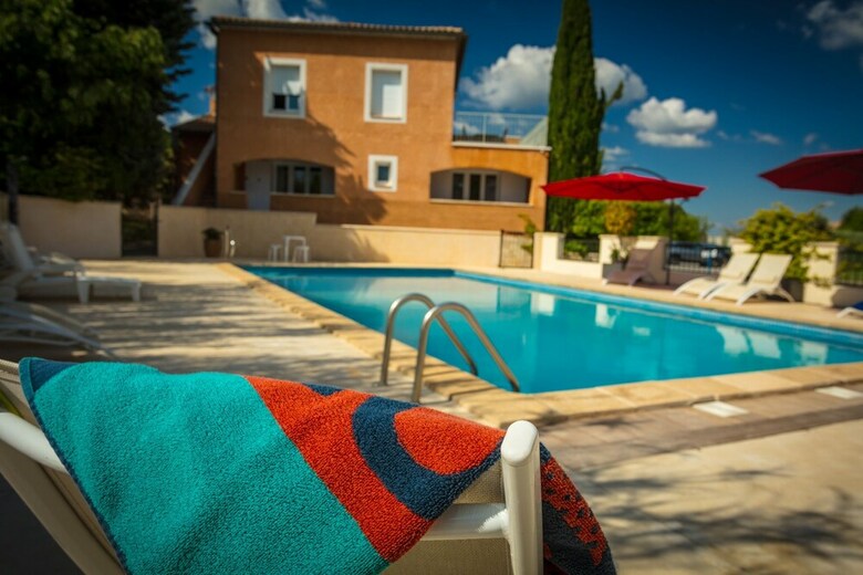 Hotel H�tel Saint Geni�s