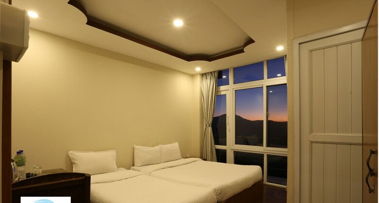 Hotel Ratna Giri Resort