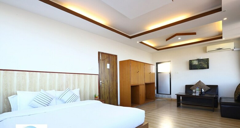Hotel Ratna Giri Resort