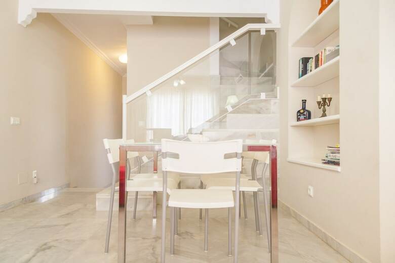Apartamentos Huertos Canovas Nerja