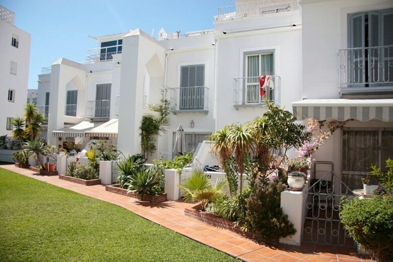 Apartamentos Huertos Canovas Nerja