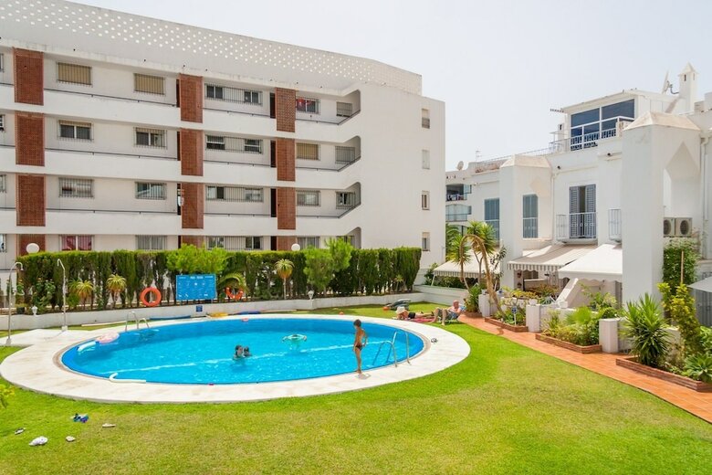 Apartamentos Huertos Canovas Nerja
