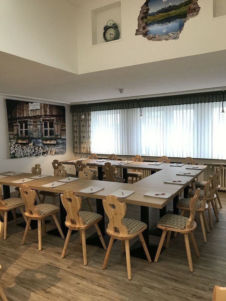 Edel Weiss Hotel Und Restaurant