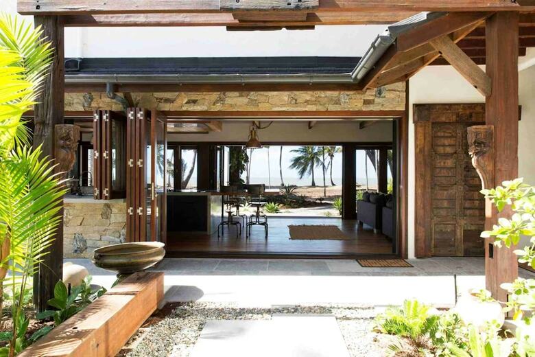 Villa Spice At Oak Absolute Oceanfront House