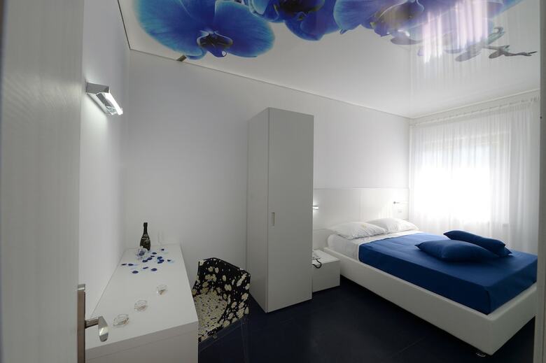 X Hotel