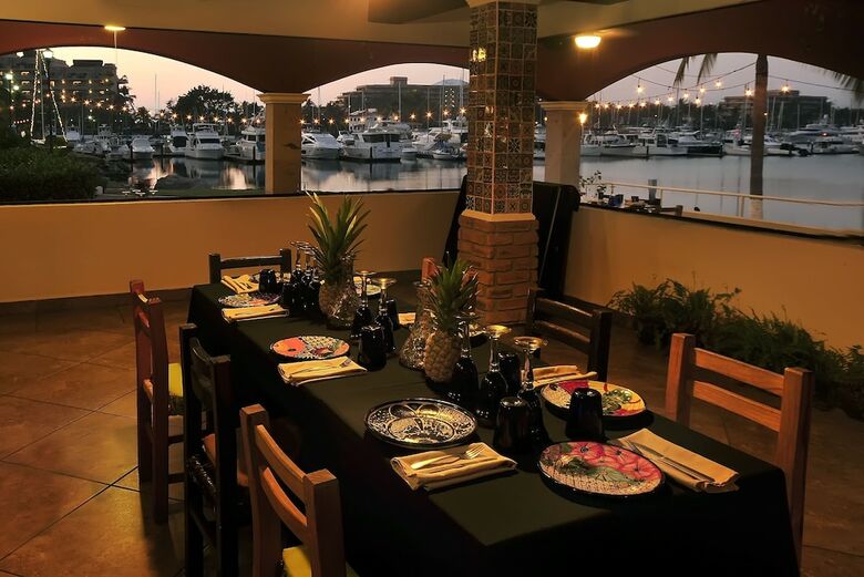 Hotel Marina Banderas Suites