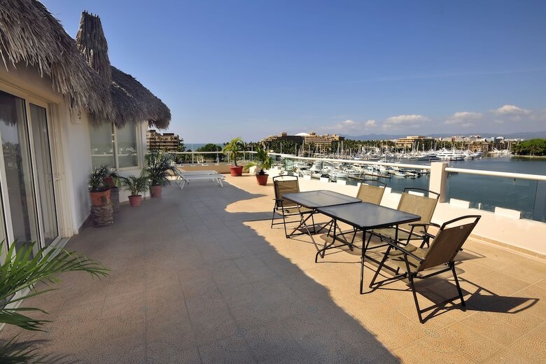 Hotel Marina Banderas Suites