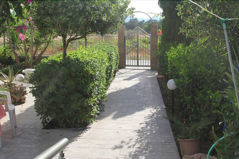 Apartamentos Pauls Garden Studios