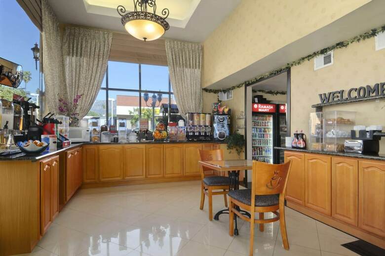 Motel Ramada By Wyndham Pasadena