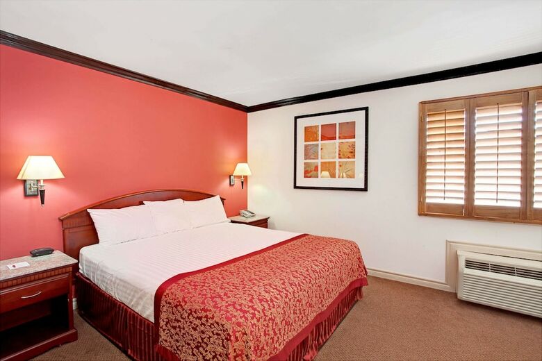 Motel Ramada By Wyndham Pasadena