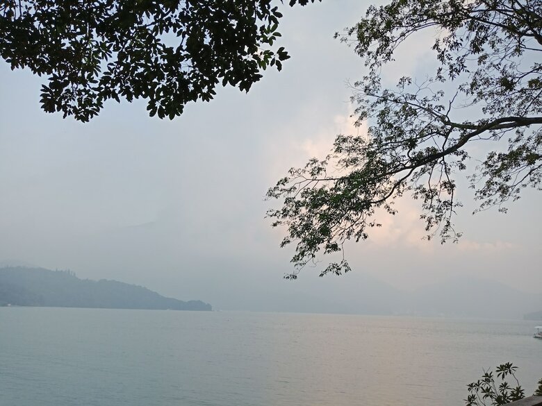 Shuian Lakeside Hotel